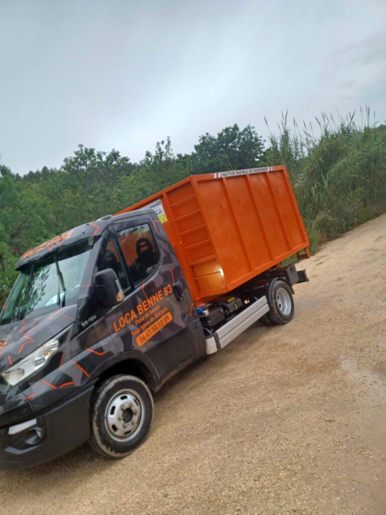 Location de benne pour déchets verts à Toulon avec Loca Benne 83